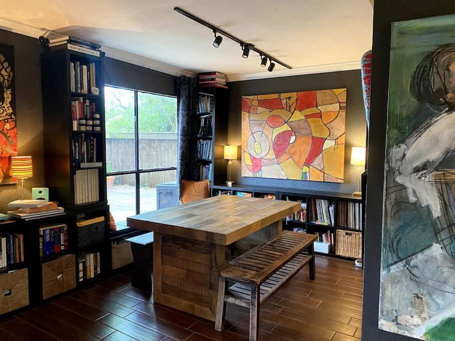Apartment Artist 3/2.5/2