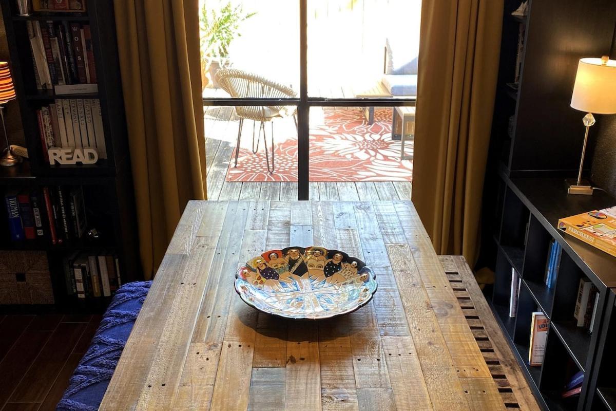 Apartment Artist 3/2.5/2 *